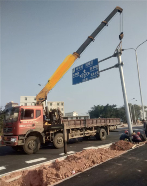 鲁山县设备吊装租赁吊车要用多大吊车
